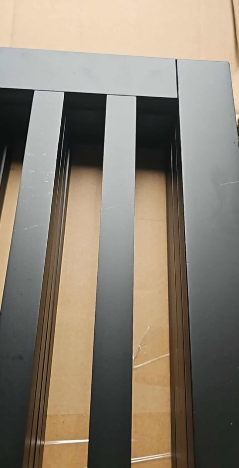 Bramka ochronna dla dzieci 4-częściowa czarna MDF 70x205cm składana barierka zabezpieczająca